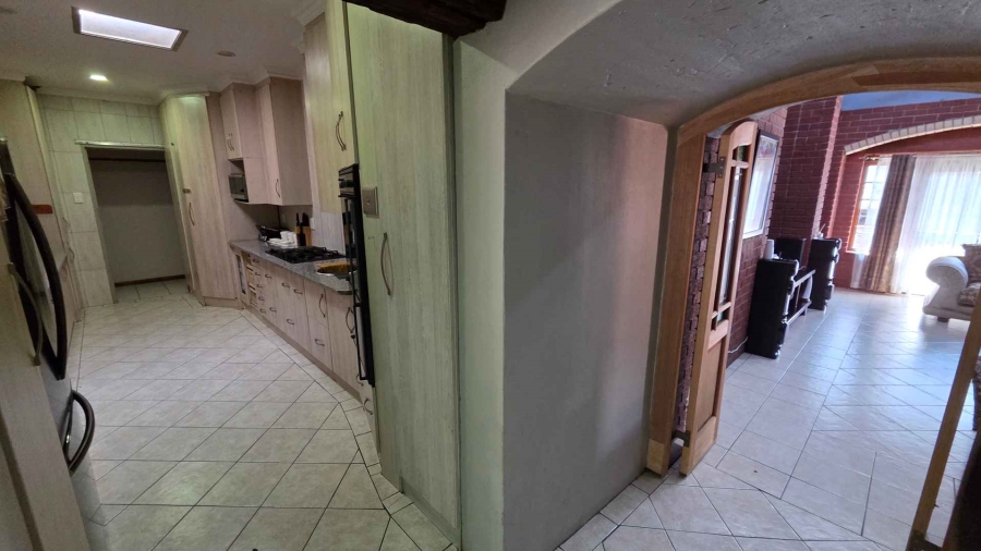 5 Bedroom Property for Sale in Fichardt Park Free State